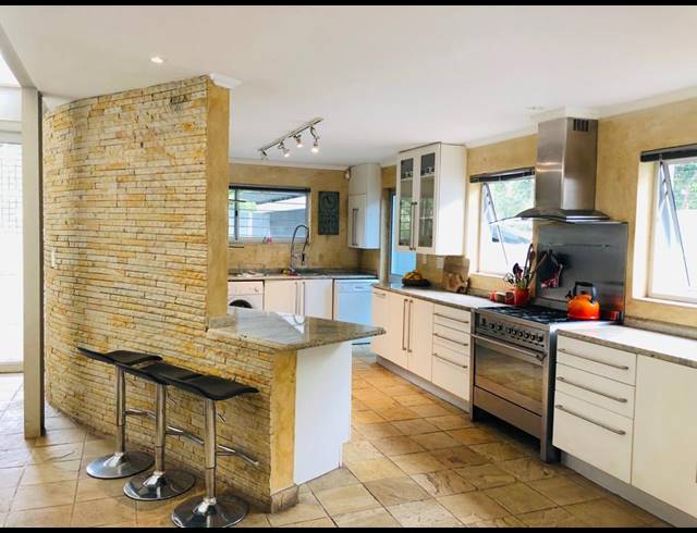 3 BEDROOM HOUSE TO LET IN PARKHURST
